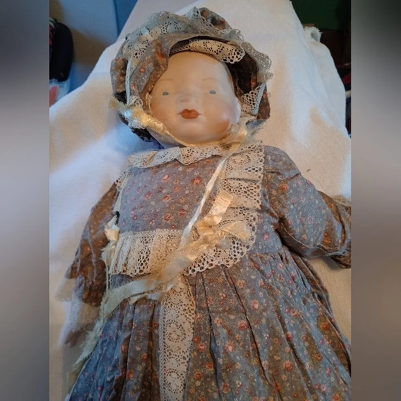 VINTAGE Porcelain Baby Doll with Long Flowing Gown Collectible - Picture 1 of 4